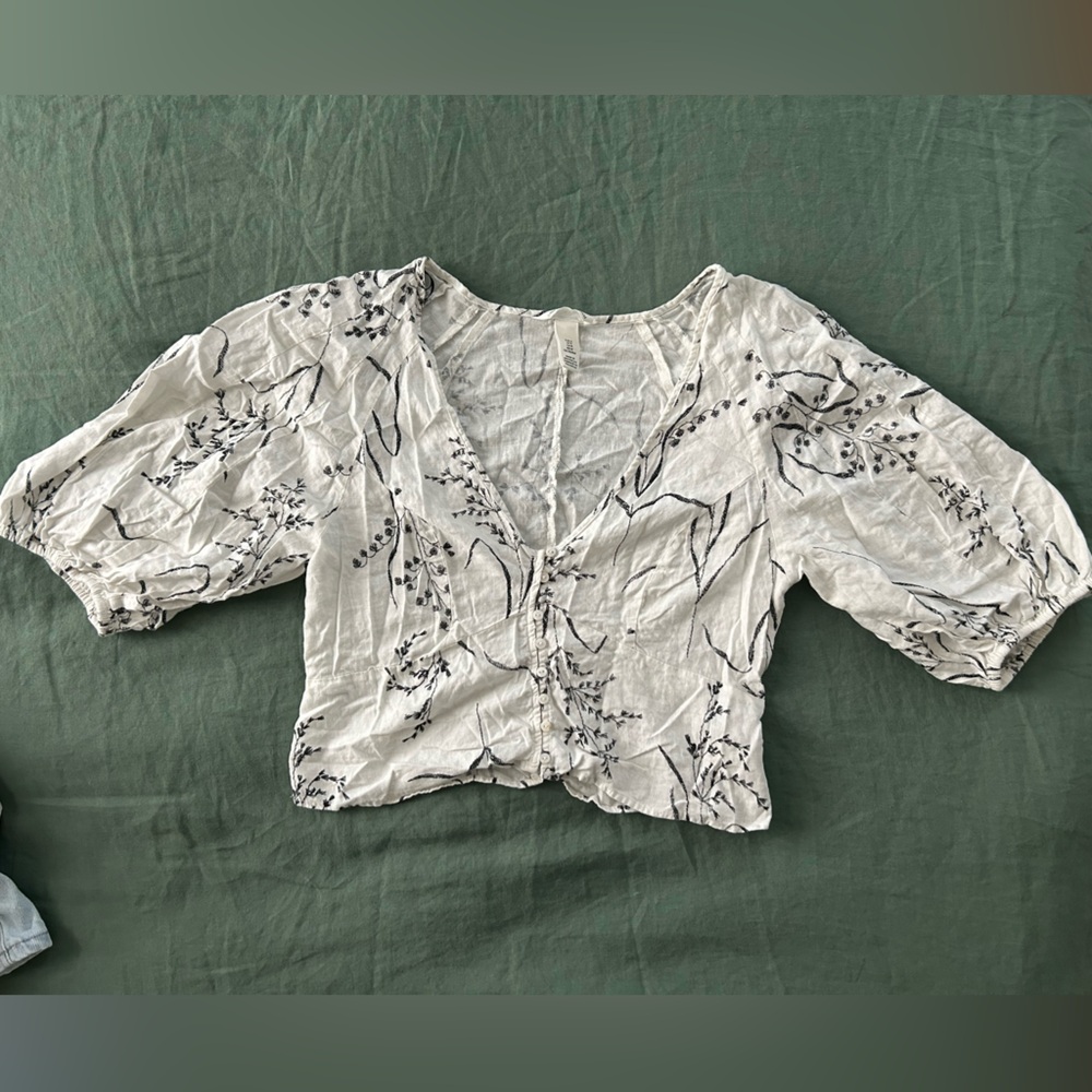 H&M White Linen-Blend Top with Black Floral Print